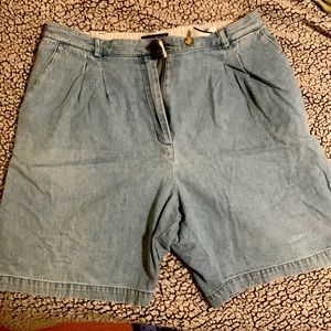 Karen Scott Light Washed Denim Shorts
